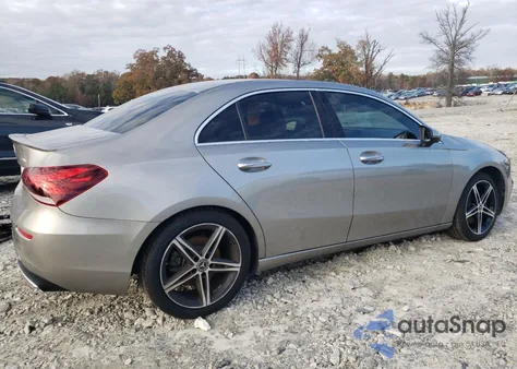 2019 Mercedes-Benz A 220 4Matic z USA, uszkodzony, nr VIN WDD3G4FB8KW014520